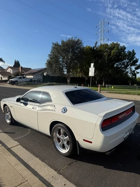 2009 Dodge Challenger 3rd Gen - Image 5 of 13