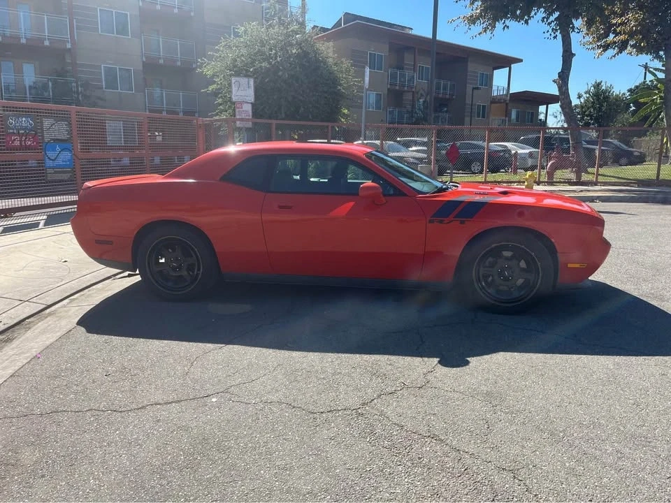 2009 Dodge Challenger 3rd Gen - Image 2 of 6