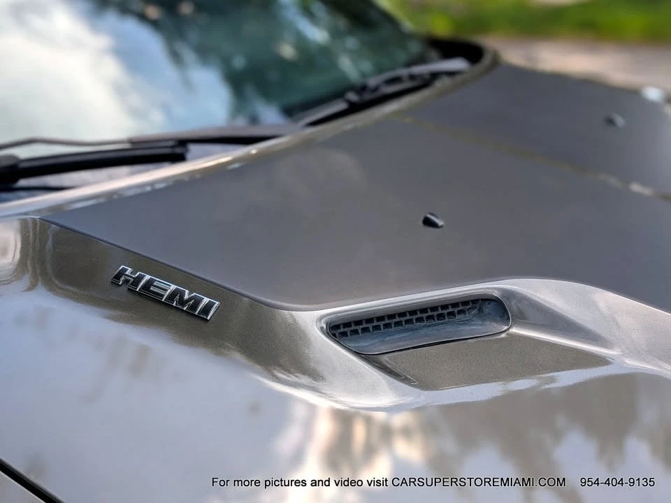 2009 Dodge Challenger 3rd Gen - Image 8 of 16