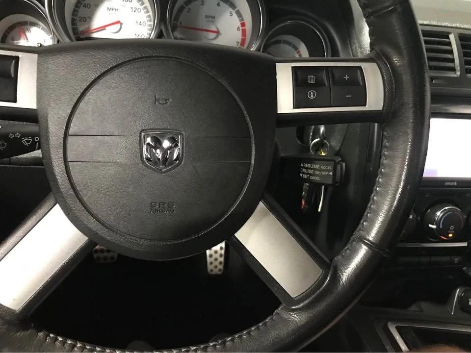 2009 Dodge Challenger 3rd Gen - Image 13 of 17