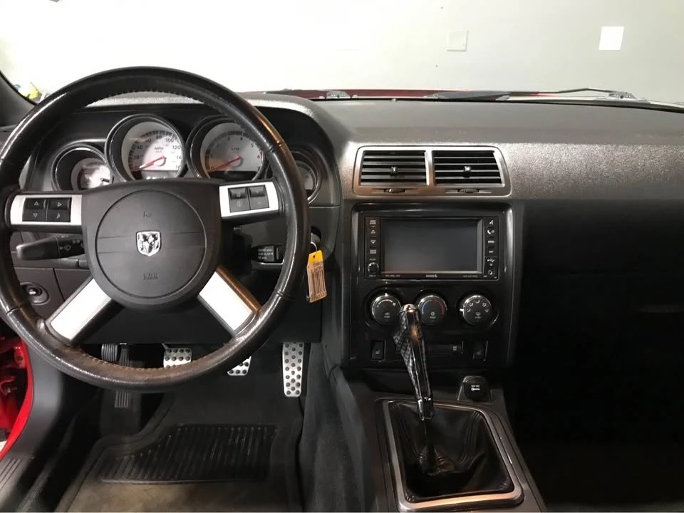 2009 Dodge Challenger 3rd Gen - Image 9 of 17