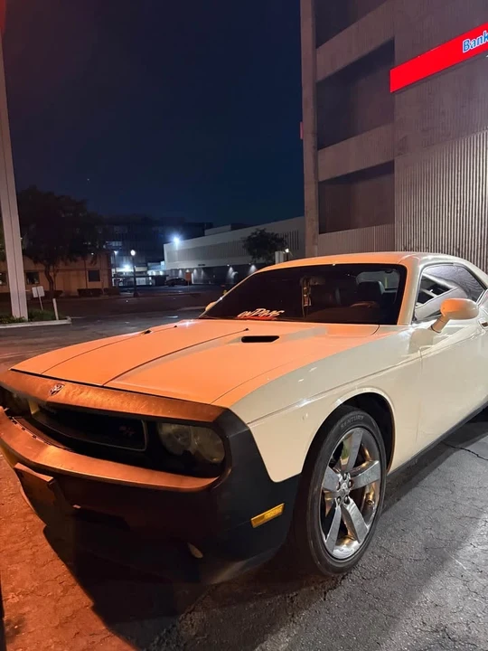 2009 Dodge Challenger 3rd Gen - Image 3 of 13