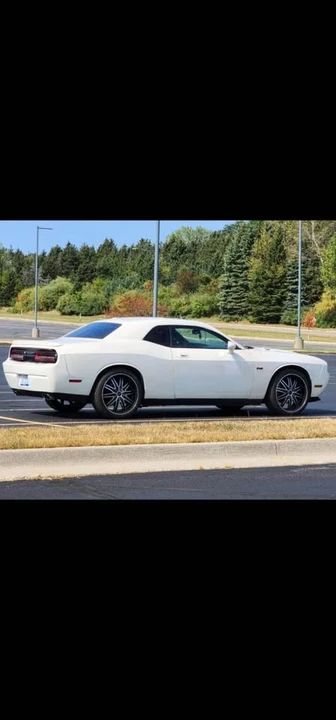 2009 Dodge Challenger 3rd Gen - Image 9 of 9