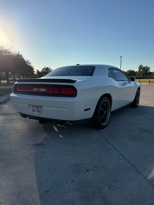 2009 Dodge Challenger 3rd Gen - Image 7 of 16