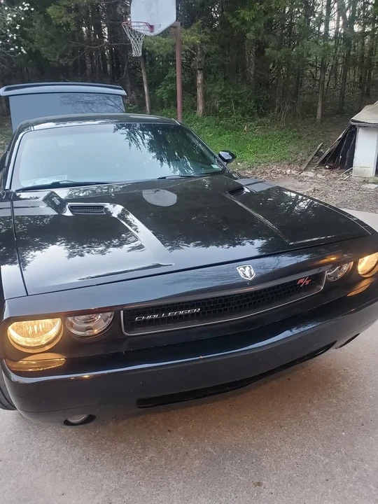 2009 Dodge Challenger 3rd Gen - Image 2 of 16
