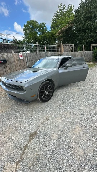 2009 Dodge Challenger 3rd Gen - Image 2 of 12