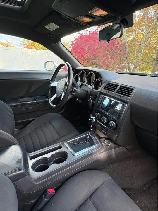 2009 Dodge Challenger 3rd Gen - Image 6 of 7