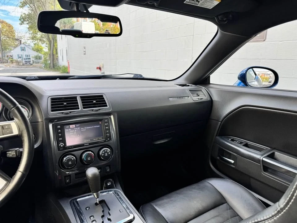 2009 Dodge Challenger 3rd Gen - Image 16 of 20