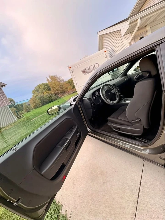2009 Dodge Challenger 3rd Gen - Image 11 of 13