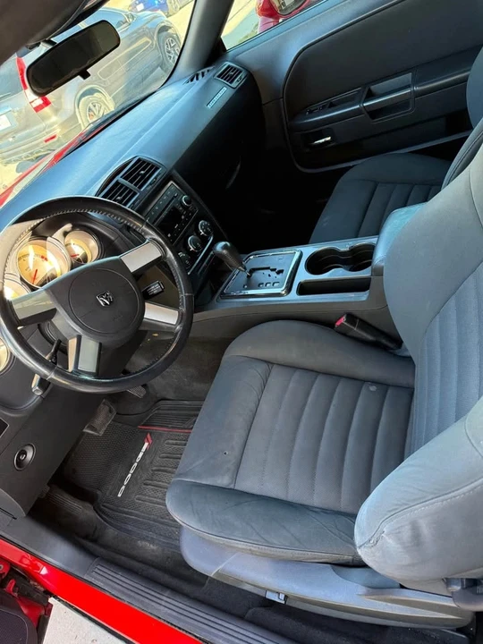 2009 Dodge Challenger 3rd Gen - Image 9 of 11