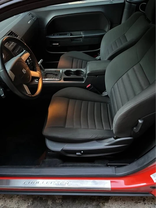2009 Dodge Challenger 3rd Gen - Image 10 of 14