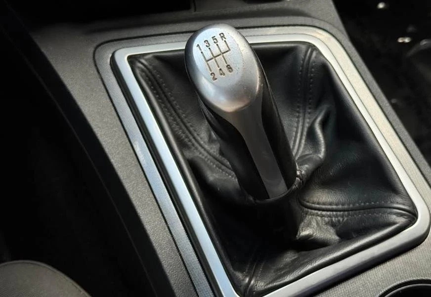 2009 Dodge Challenger 3rd Gen - Image 15 of 20