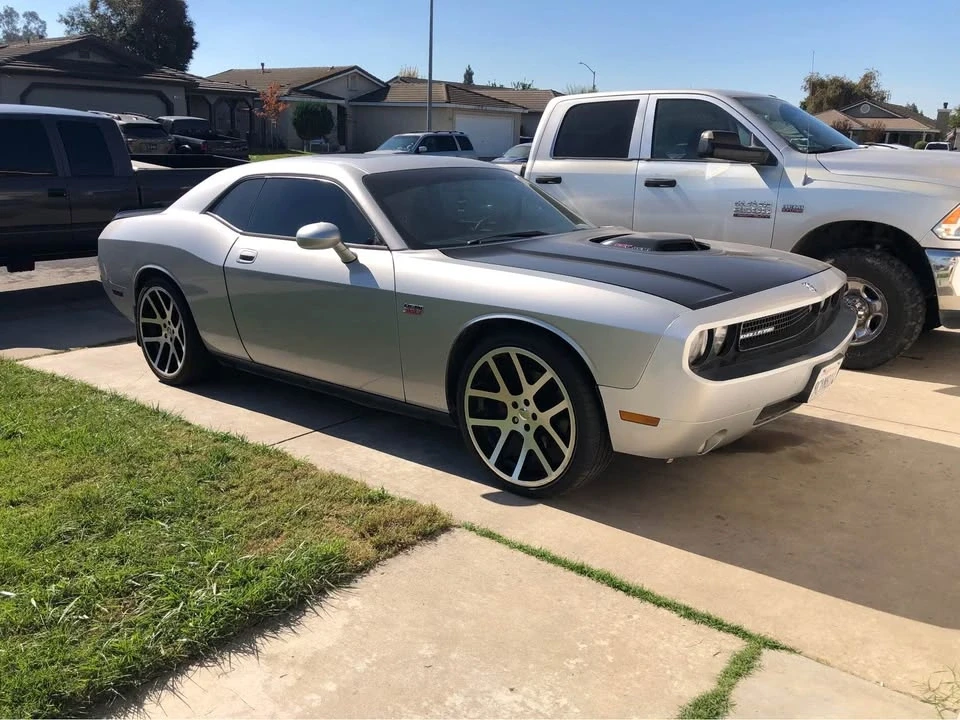 2009 Dodge Challenger 3rd Gen - Image 13 of 14