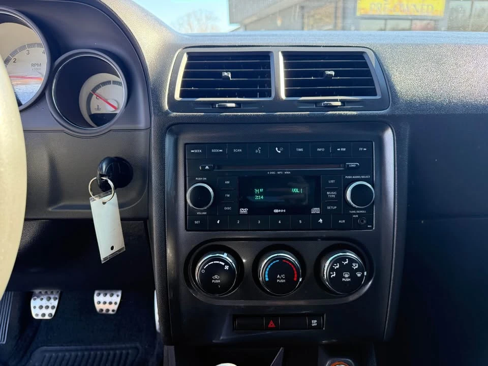 2009 Dodge Challenger 3rd Gen - Image 17 of 19