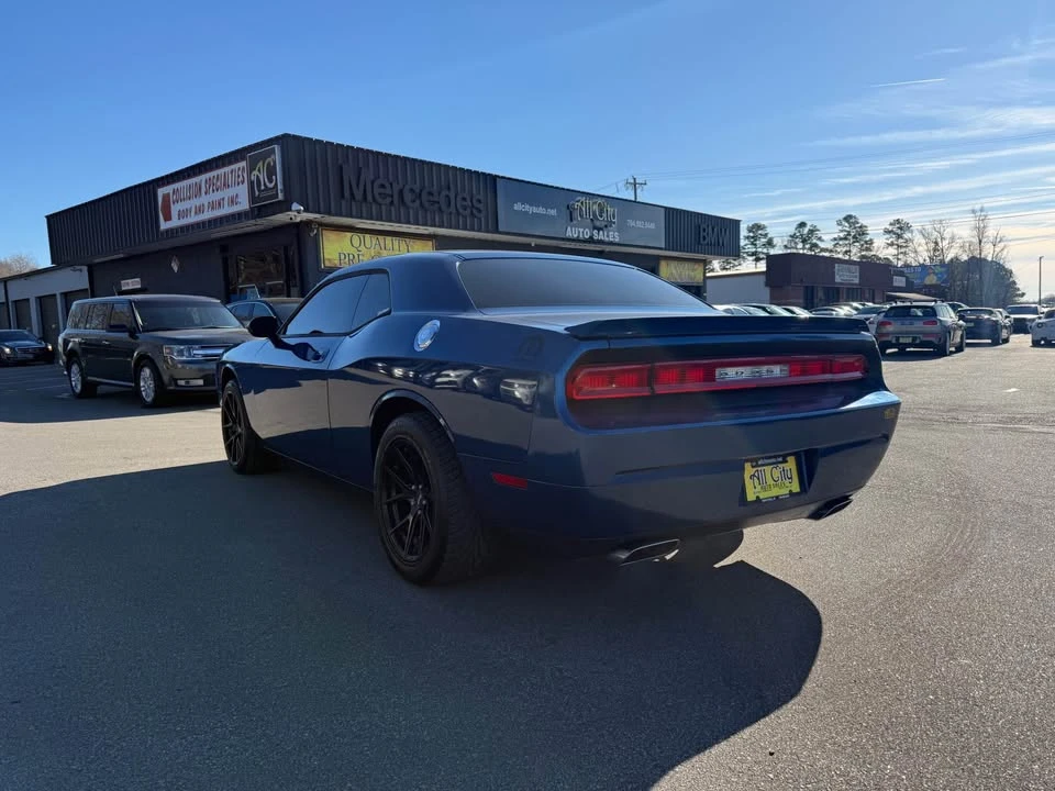 2009 Dodge Challenger 3rd Gen - Image 4 of 19