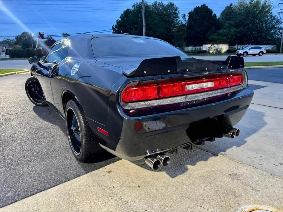 2009 Dodge Challenger 3rd Gen - Image 11 of 18