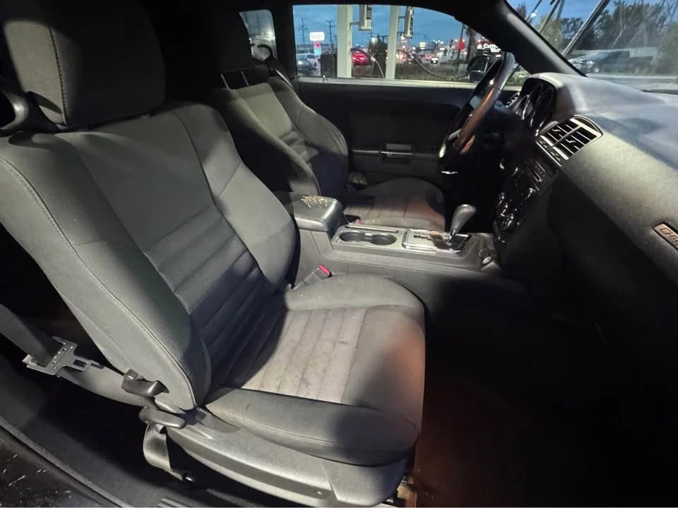 2009 Dodge Challenger 3rd Gen - Image 15 of 18