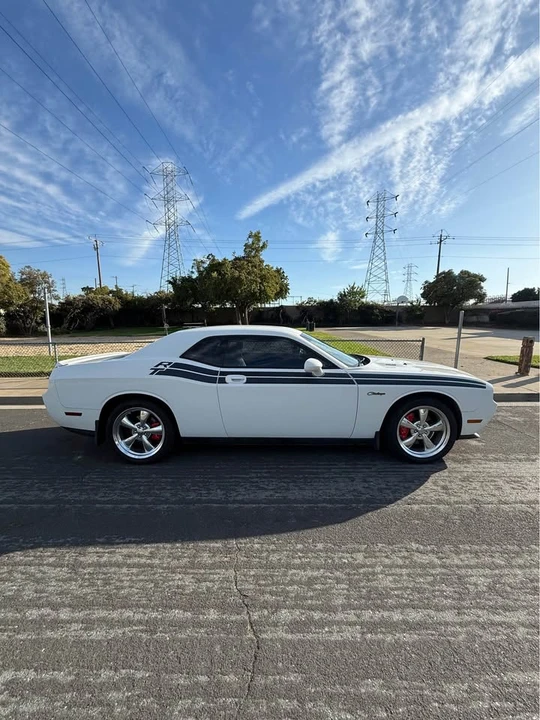 2009 Dodge Challenger 3rd Gen - Image 5 of 14
