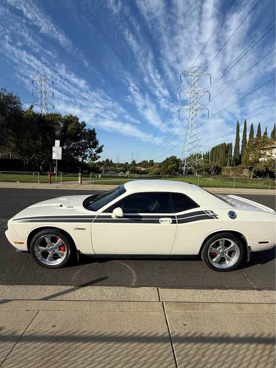 2009 Dodge Challenger 3rd Gen - Image 3 of 14