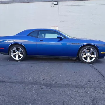 2009 Dodge Challenger R/T Plus Coupe