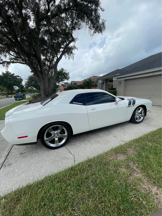 2009 Dodge Challenger 3rd Gen - Image 2 of 11