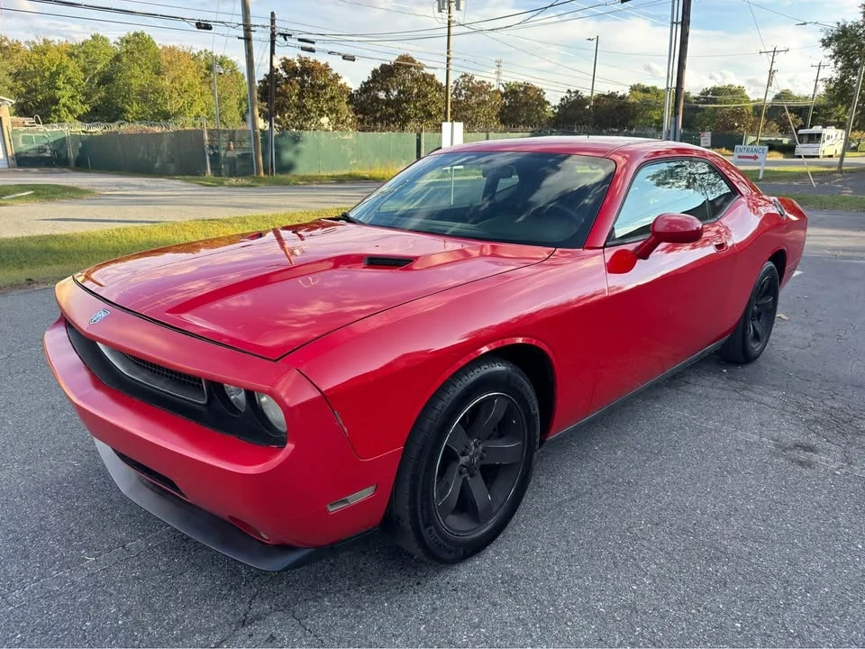 2009 Dodge Challenger 3rd Gen - Image 2 of 12