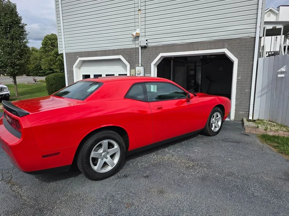 2009 Dodge Challenger 3rd Gen - Image 2 of 5