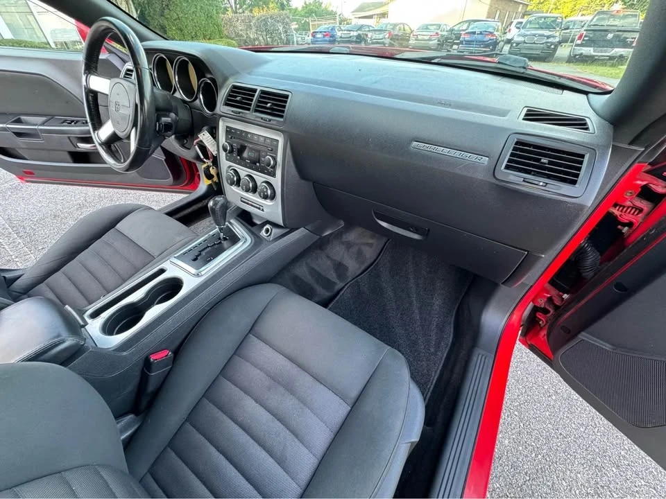 2009 Dodge Challenger 3rd Gen - Image 5 of 12
