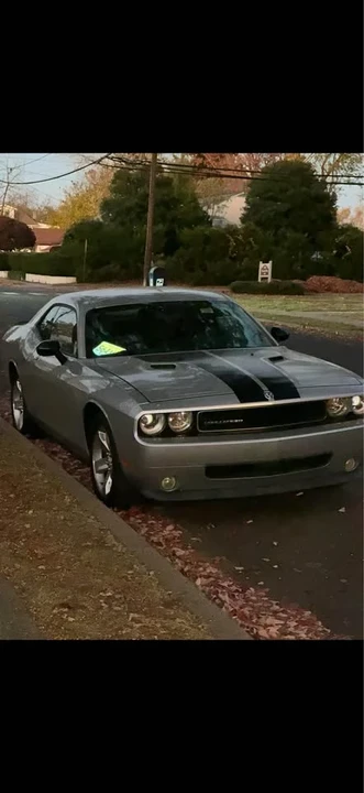 2009 Dodge Challenger 3rd Gen - Image 2 of 5