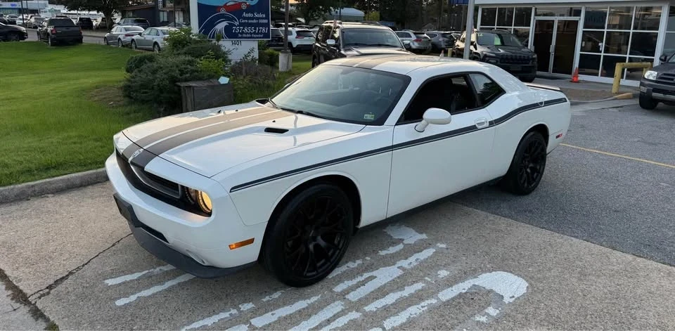2009 Dodge Challenger 3rd Gen - Image 4 of 14