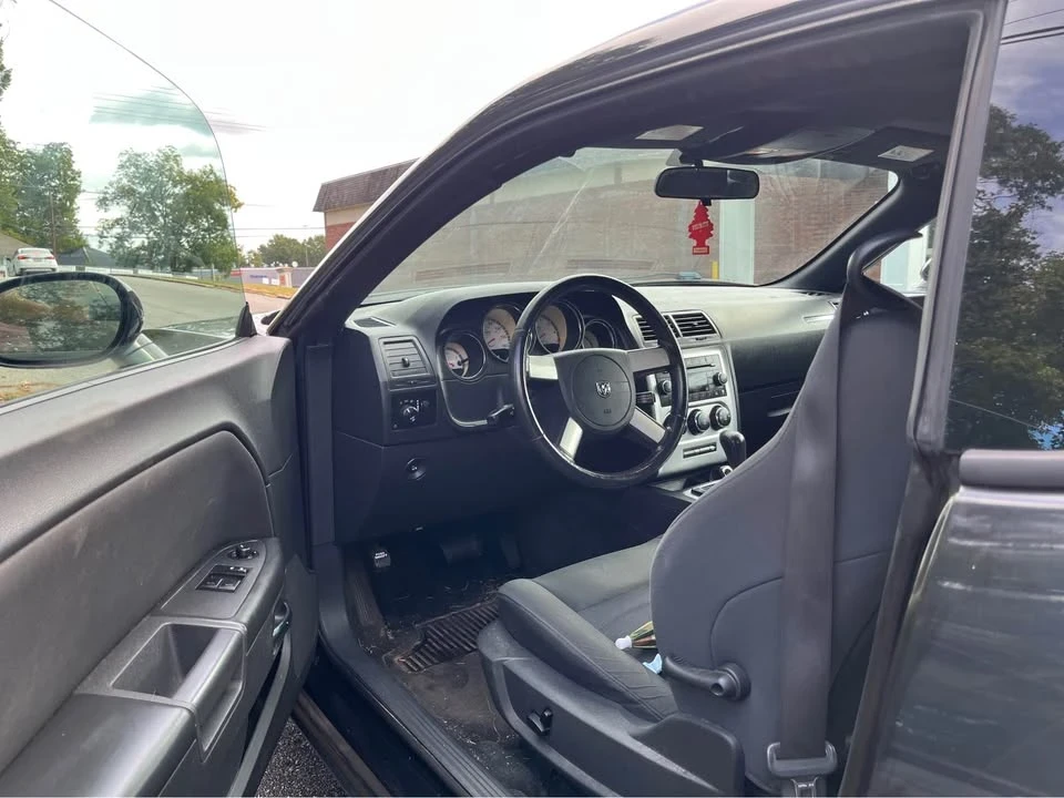 2009 Dodge Challenger 3rd Gen - Image 10 of 12