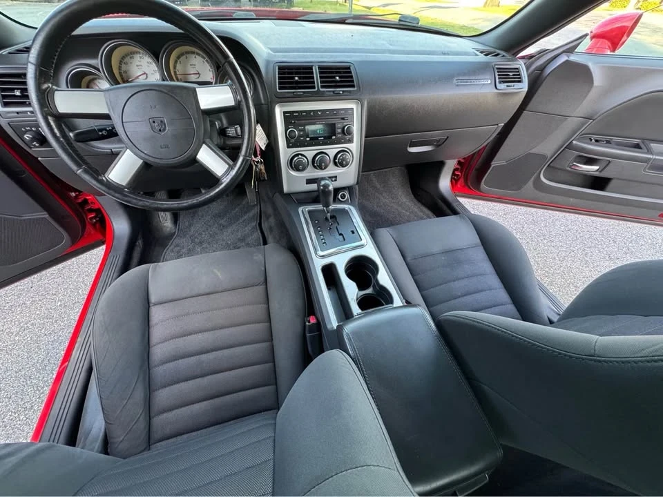 2009 Dodge Challenger 3rd Gen - Image 8 of 12