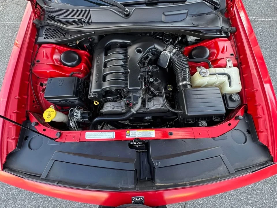 2009 Dodge Challenger 3rd Gen - Image 10 of 12