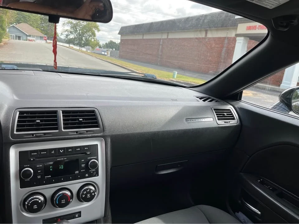 2009 Dodge Challenger 3rd Gen - Image 3 of 12