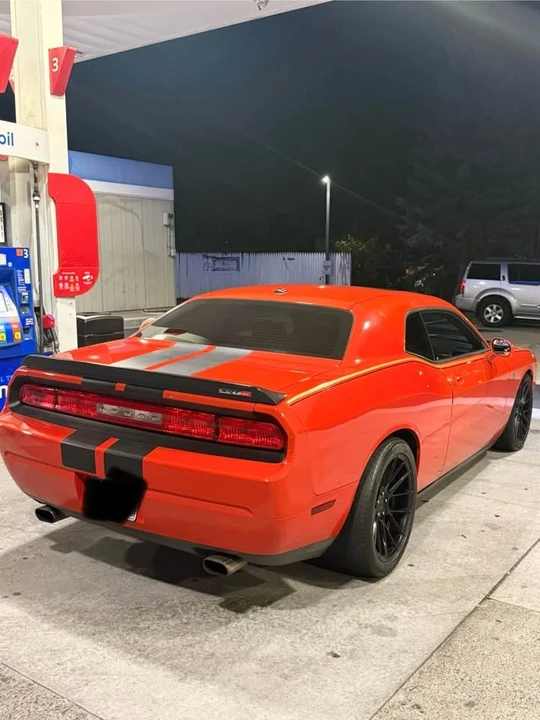 2009 Dodge Challenger SRT8 & 392 3rd Gen - Image 6 of 8