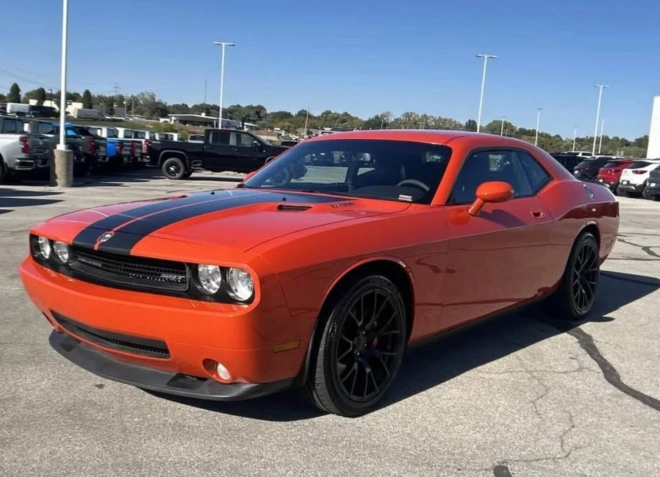 2009 Dodge Challenger SRT8 & 392 3rd Gen - Image 4 of 8