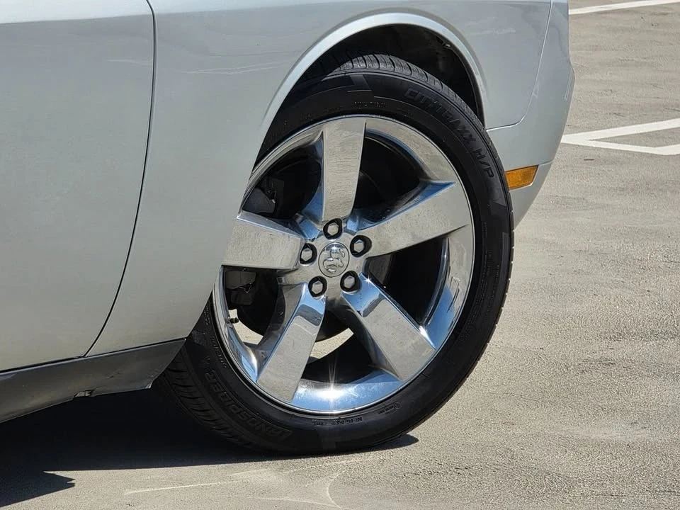 2009 Dodge Challenger 3rd Gen - Image 6 of 17