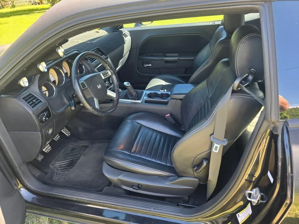 2009 Dodge Challenger 3rd Gen - Image 2 of 2