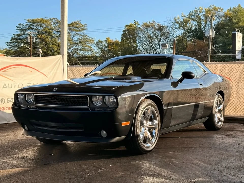 2009 Dodge Challenger 3rd Gen - Image 2 of 19