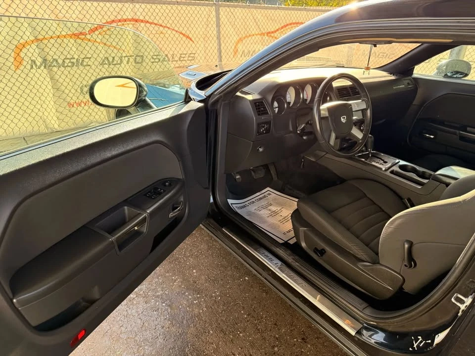 2009 Dodge Challenger 3rd Gen - Image 11 of 19
