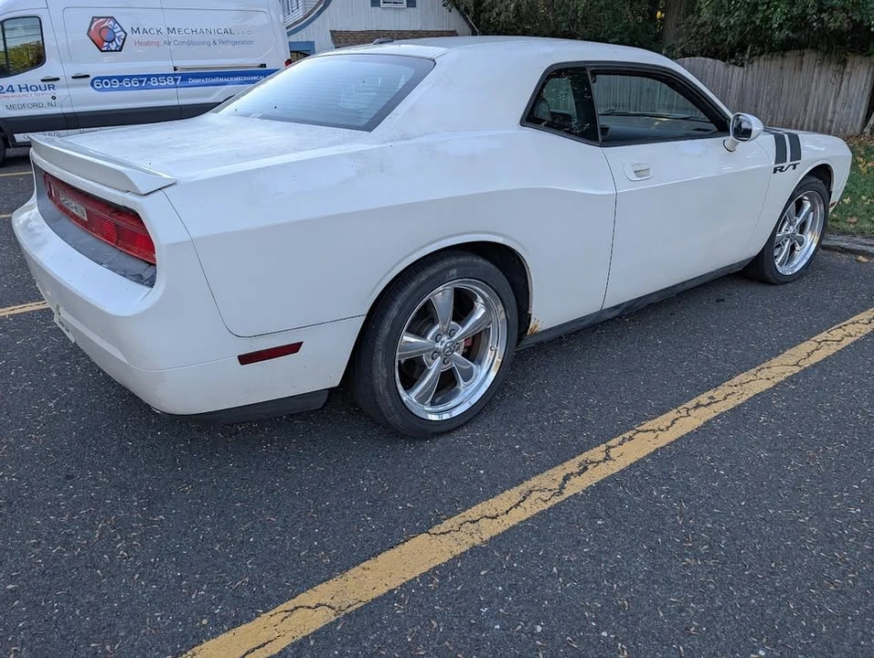 2009 Dodge Challenger 3rd Gen - Image 6 of 9