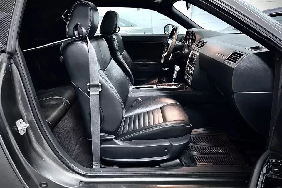 2009 Dodge Challenger 3rd Gen - Image 11 of 17