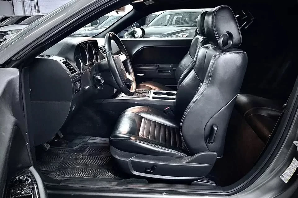 2009 Dodge Challenger 3rd Gen - Image 9 of 17
