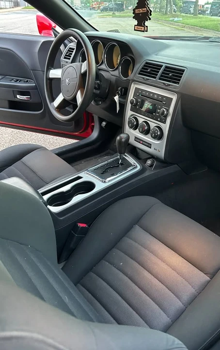 2009 Dodge Challenger 3rd Gen - Image 5 of 7