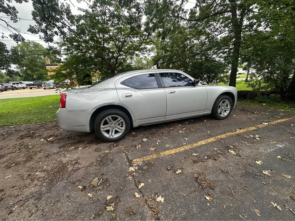2009 Dodge Charger 6th Gen - Image 4 of 4