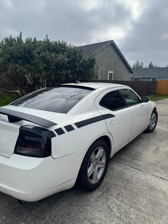 2009 Dodge Charger 6th Gen - Image 4 of 8