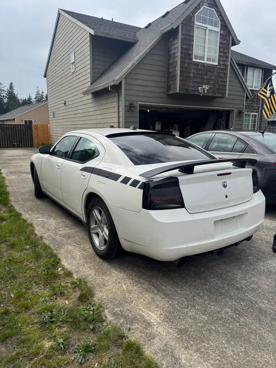 2009 Dodge Charger 6th Gen - Image 3 of 8