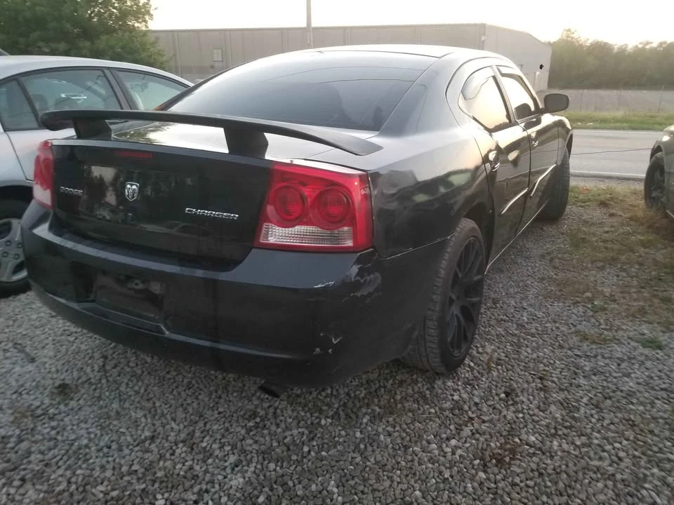2009 Dodge Charger 6th Gen - Image 14 of 19