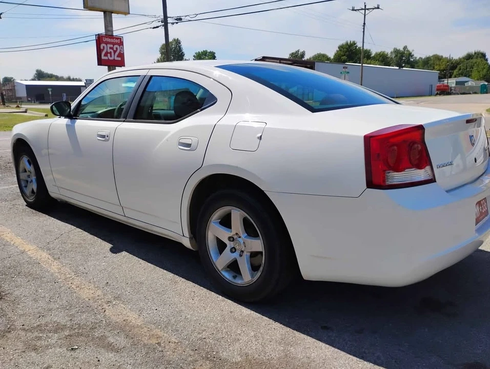 2009 Dodge Charger 6th Gen - Image 5 of 10
