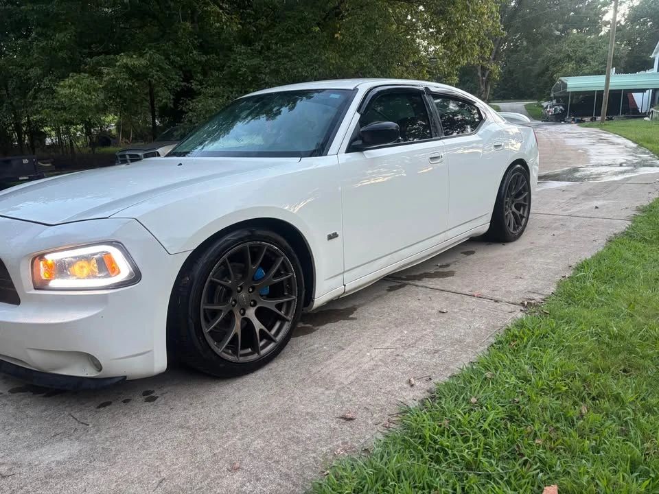 2009 Dodge Charger 6th Gen - Image 5 of 12
